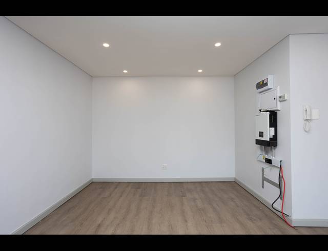 2 BEDROOM APARTMENT FOR SALE IN RONDEBOSCH